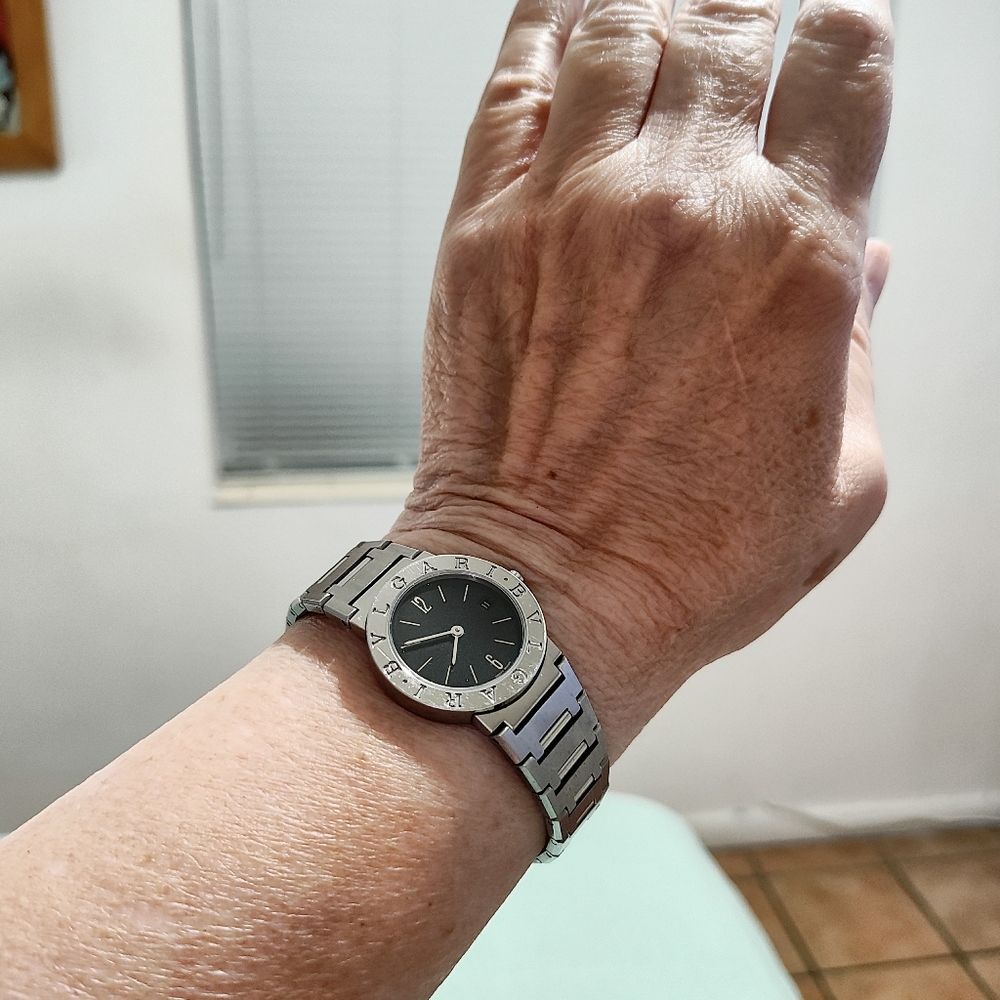 Elegant Bulgari Zero Women's watch with a sleek Black Dial. 100% Original! - Picture 12 of 15